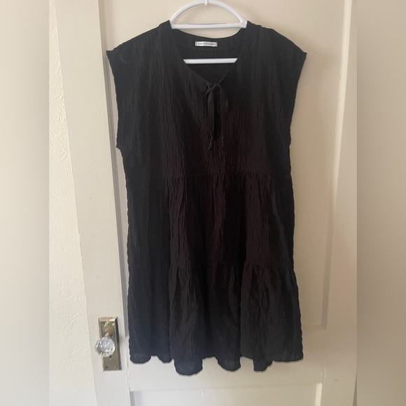 Robin Piccone FIONA FLOUNCY DRESS Black Textured size medium - Picture 10 of 11